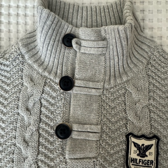 Tommy Hilfiger Boys Cotton Sweater S (6-7) - Picture 2 of 6